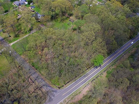 4th image of Denver Dr