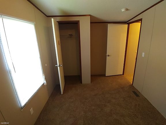 5th image of 94 Valley Dr