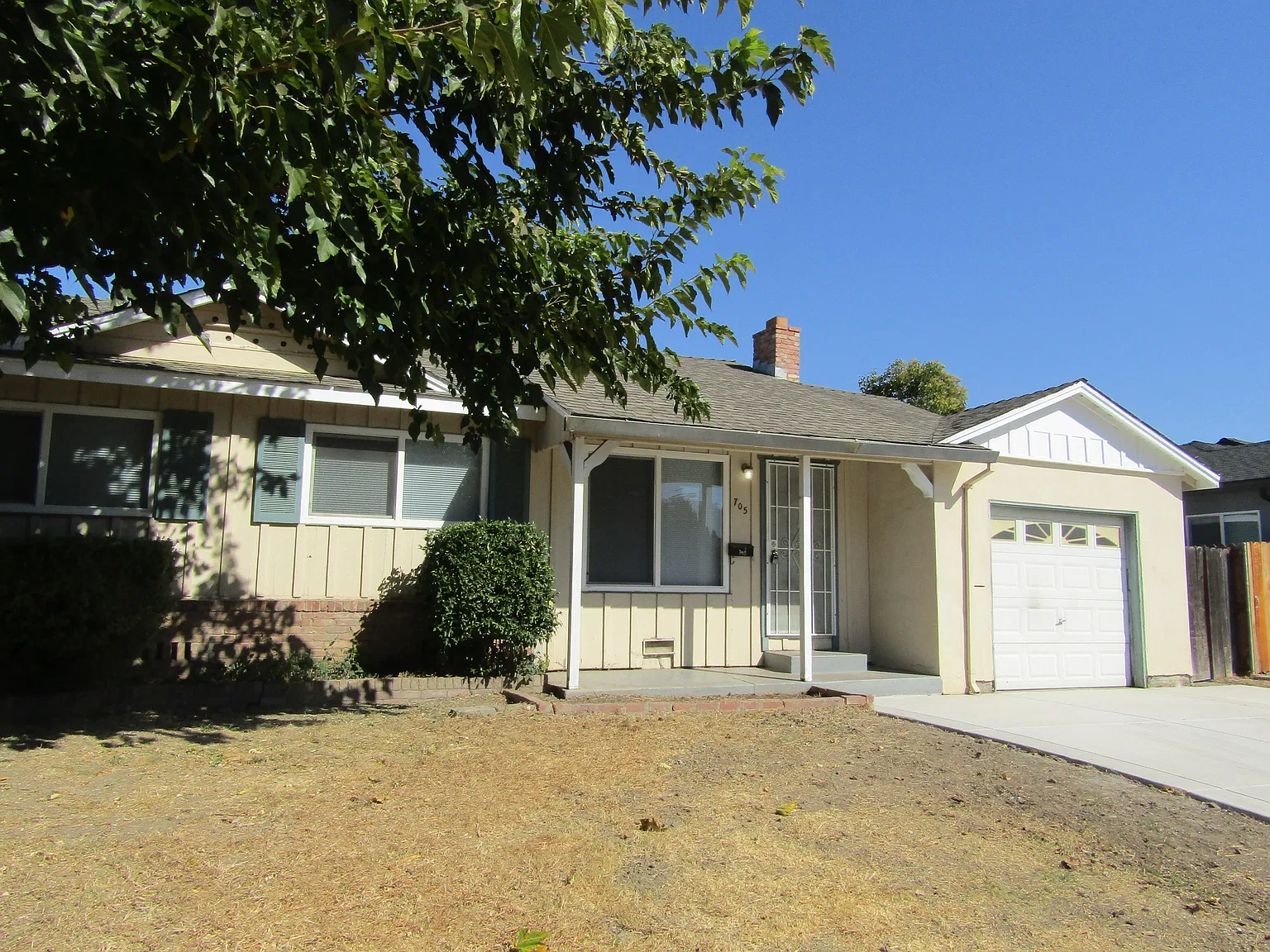 3 bed, 1200 sqft, $2,250 — Photo 1