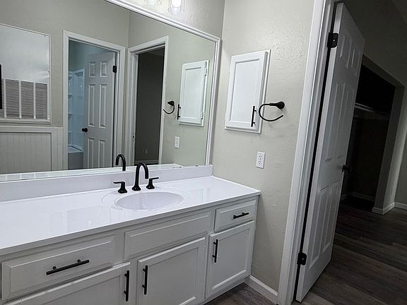 5th image of 2120 Pearl St APT 114