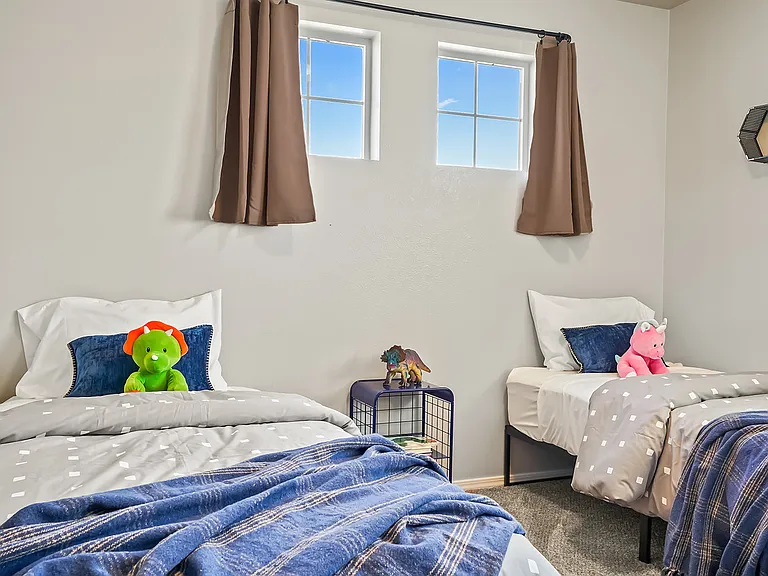 17589 Mountain Springs Ave — Photo 42