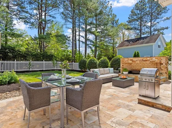 30038 Village Park Dr, Chapel Hill, NC 27514