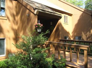 2 Woodrise Rd, Falmouth, MA 02540