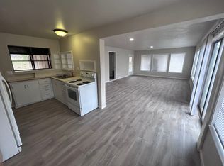 525 Schieffelin Gulch Rd, Gold Hill, OR 97525