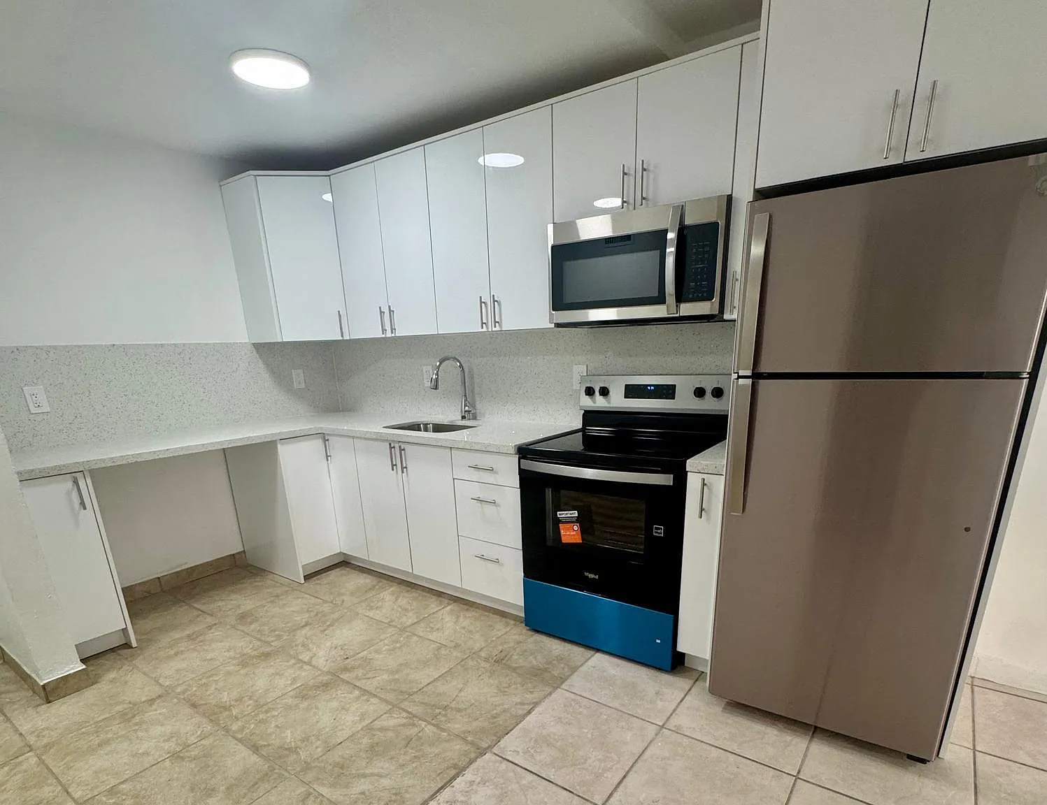 2 bed, 1.0 bath, 619 sqft, $2,000 — Photo 1