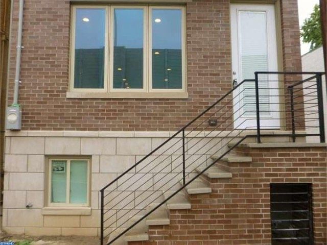 1st image of 427 Salmon St