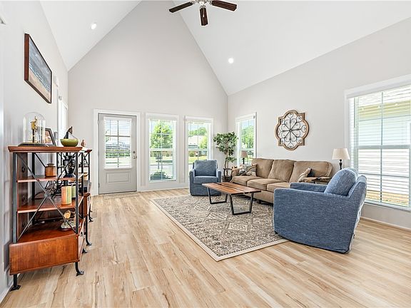 4th image of 1132 Burrow Cir