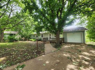 1900 Violet Cir, Manhattan, KS 66502