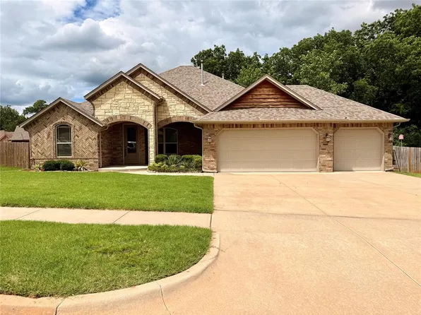 3223 Wood Valley Rd, Norman, OK 73071