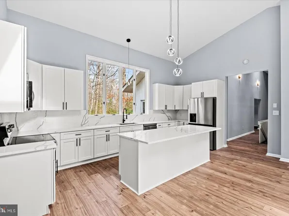 7621 River Rd, Fredericksburg, VA 22407