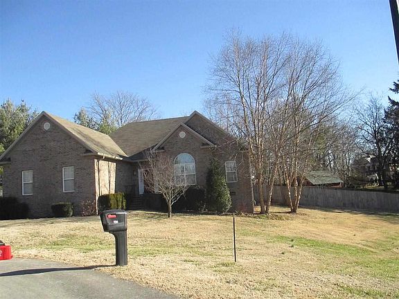 2nd image of 724 Briarwood Ct