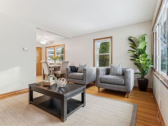 5th image of 4129 37th Ave S