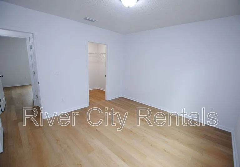 5625 Overlook Dr E — Photo 16