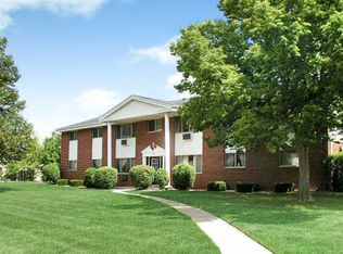 1033-1095 Lowell Dr #10857, Oconomowoc, WI 53066