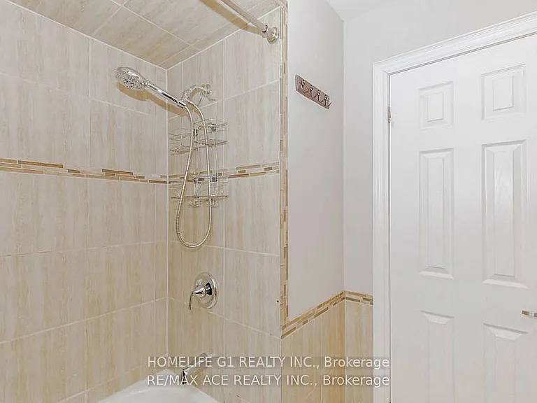 1319 Greenwood Cres — Photo 4