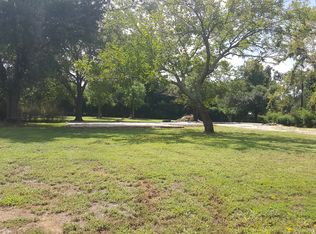 5250 Cooper Dr, Paris, TX 75462