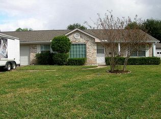 2905 Yorkshire Ct, Pearland, TX 77581