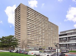 10 Sunny Glen Cres #909, Brampton, ON L7A 1N5