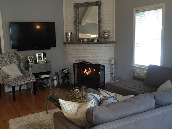 2nd image of 913 E Lincoln Ave