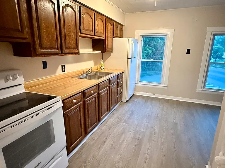 99 Brunswick Ave #4 — Photo 2