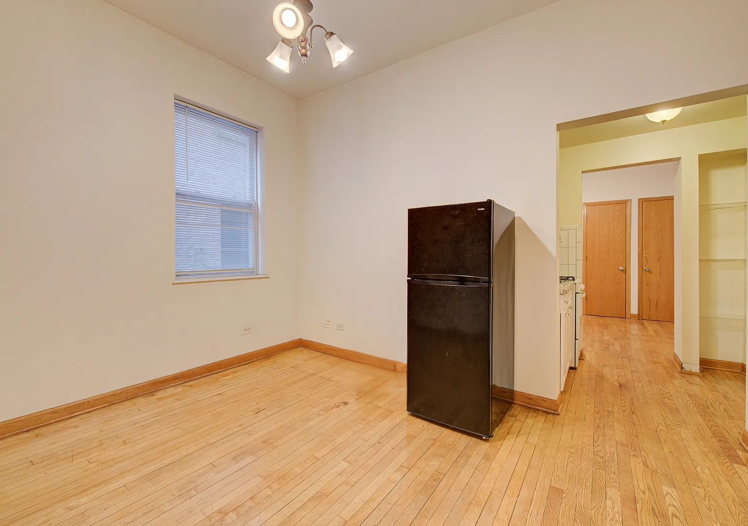 Studio, 300 sqft, $1,250 — Photo 2