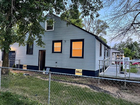 2nd image of 2368 Parkwood Ave