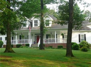 1506 Deer Trace Rd, Burns, TN 37029