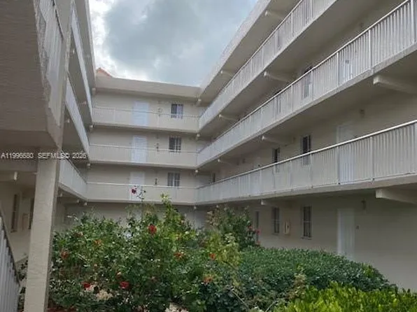 6195 NW 186th St, Hialeah, FL