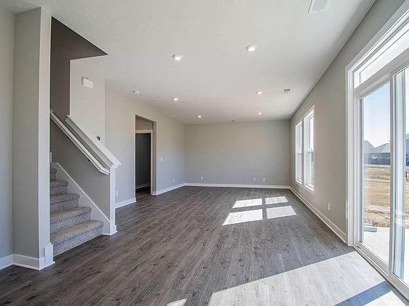 4th image of 2911 Tipperary Dr