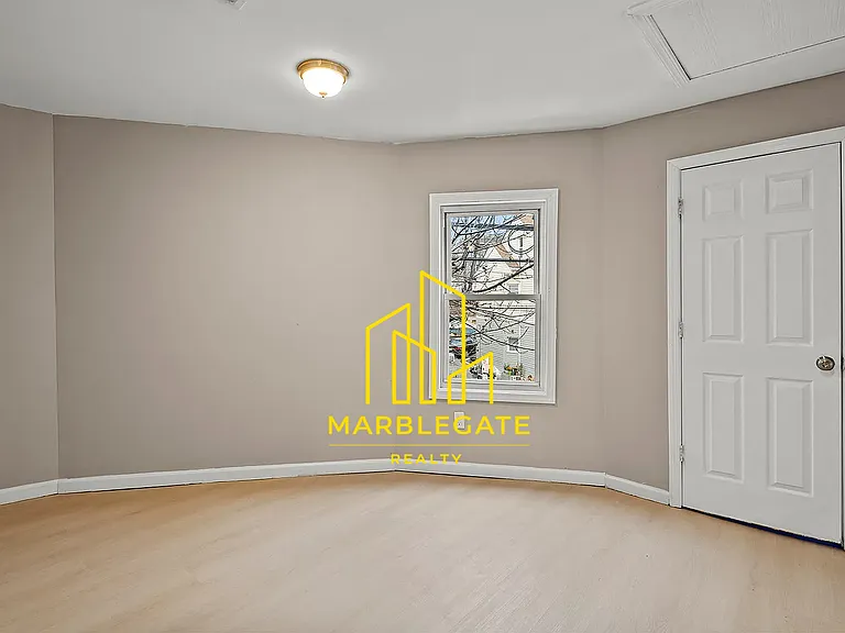 113 E Main St #22 — Photo 6