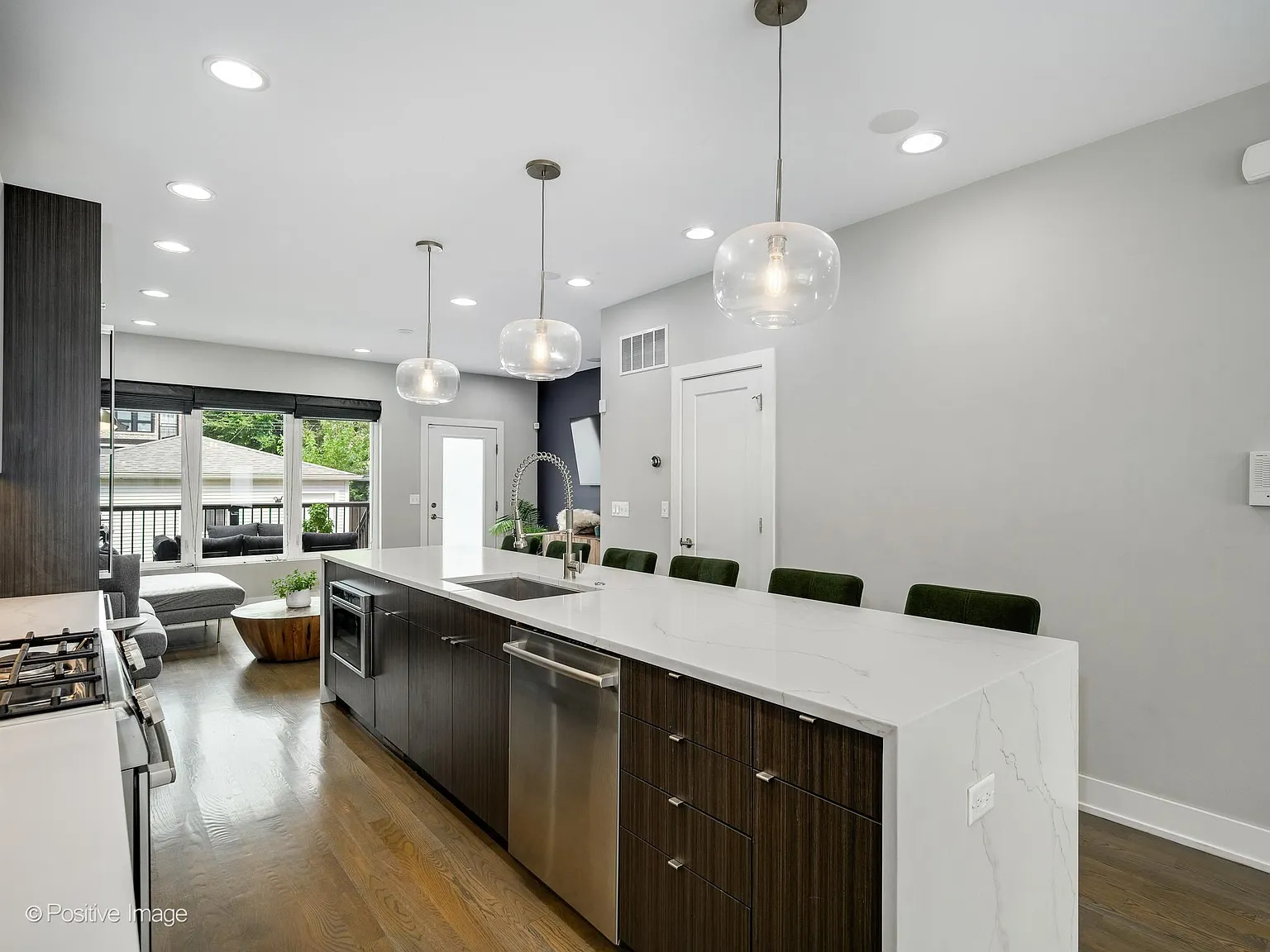 4 bed, 3.5 bath, 3027 sqft, $5,000 — Photo 4
