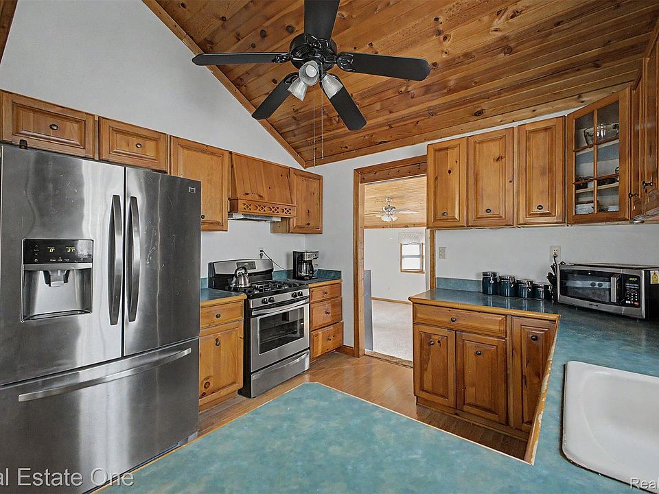 6331 Buckingham Ave, photo 11