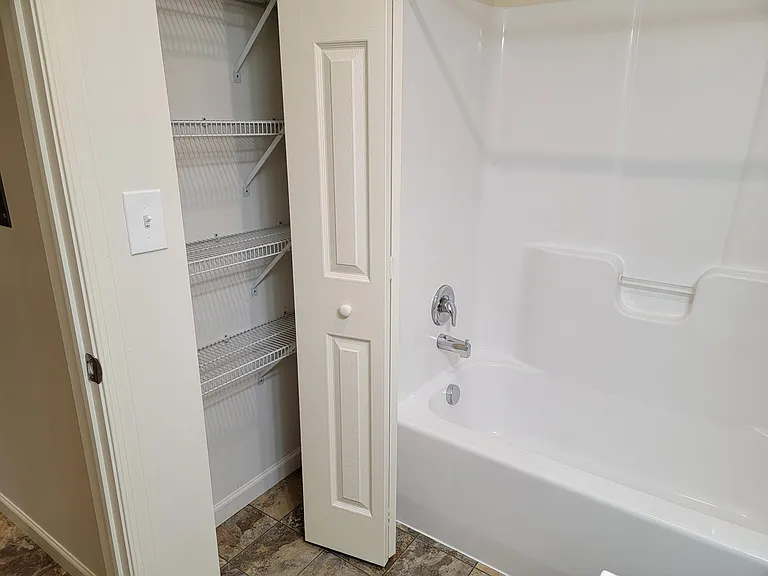 130 Tom Ave #E — Photo 8
