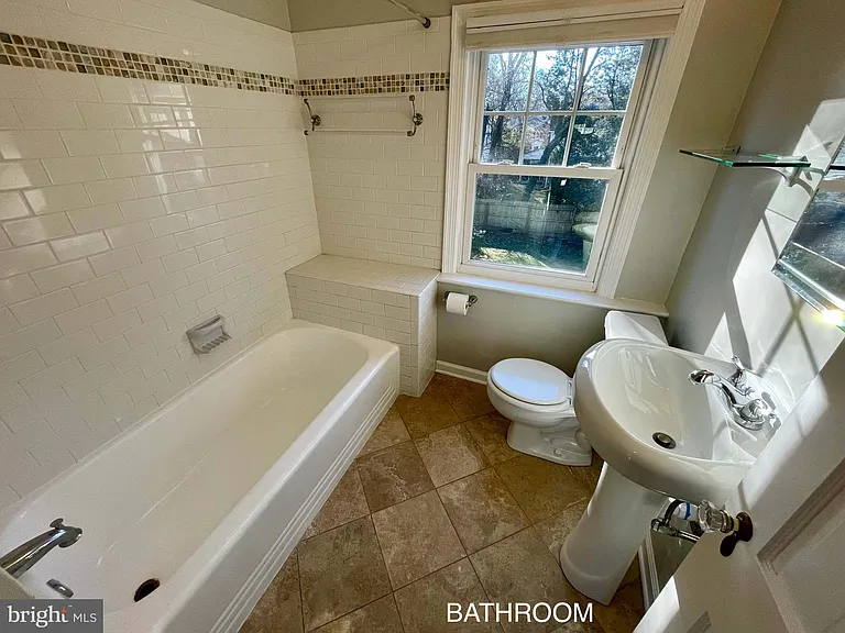 5528 Johnson Ave — Photo 11