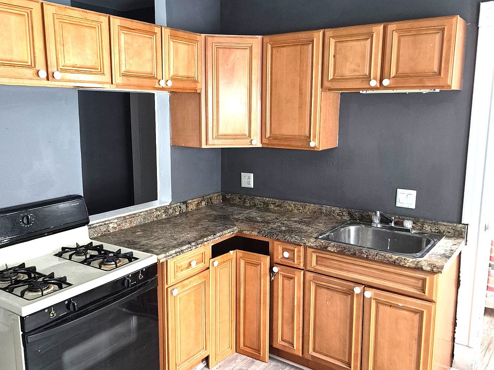 1st image of 223 W 16th St #6