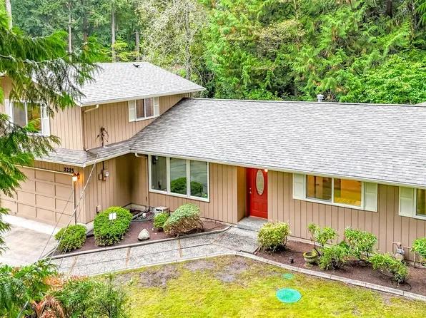 2225 107th Avenue E, Edgewood, WA 98372