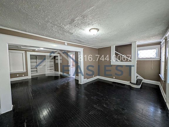 2nd image of 3942 Paseo