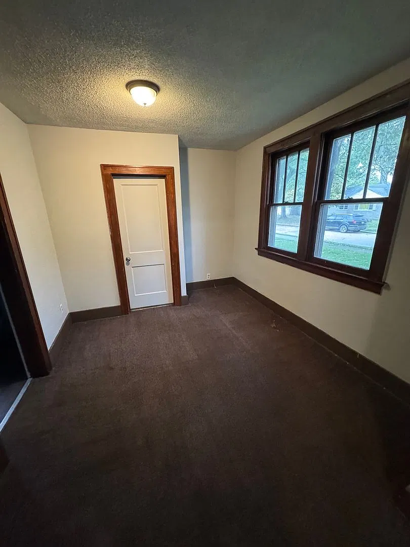 4728 Monroe St. — Photo 3