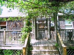 21 Pine St, Southampton, NY 11978