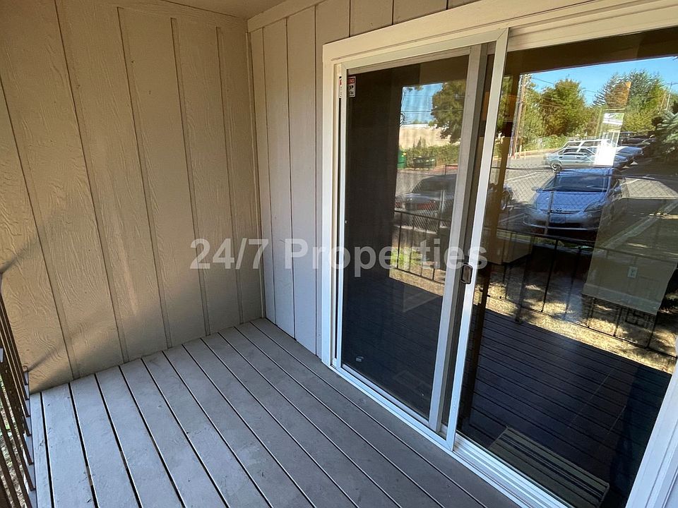 1st image of 1315 NE 181st Ave #5