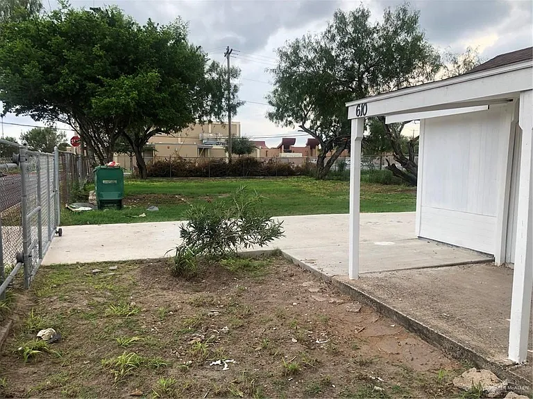 610 E Park Ave — Photo 31