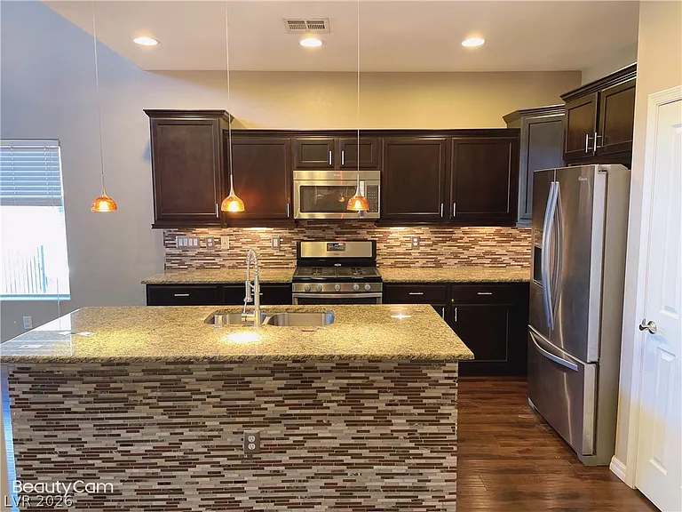 5704 Shadow Bend Dr — Photo 7