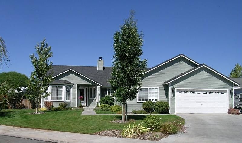 2nd image of 733 Mammoth Way