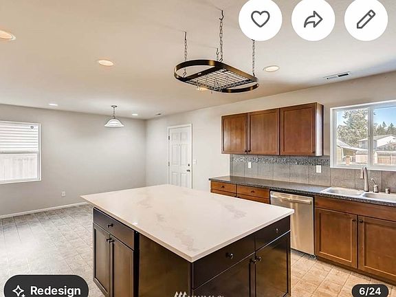 3rd image of 2408 Redwood Ct SE