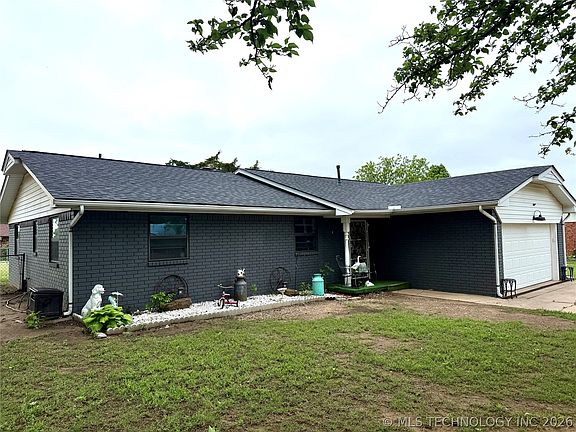 3rd image of 1101 Wade Wells Dr