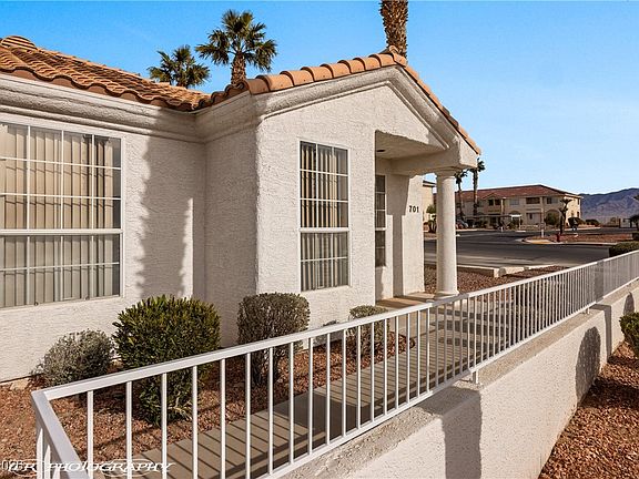 3rd image of 701 Aztec Cir