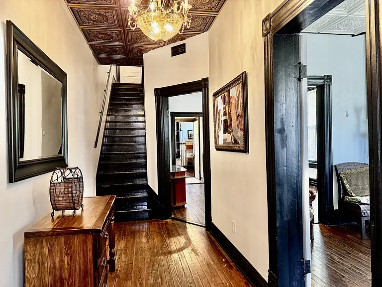 1316 Harrison St — Photo 4