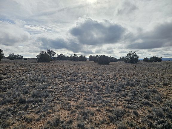 3rd image of 27565 W Fort Rock Rd