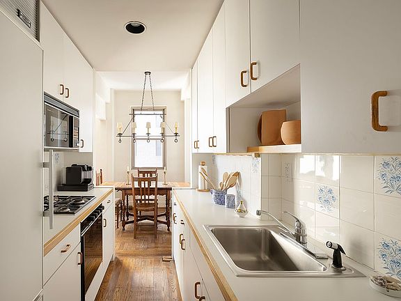 4th image of 1150 Park Ave #9E