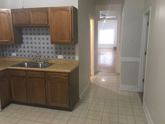 4th image of 3717 N Kenmore Ave